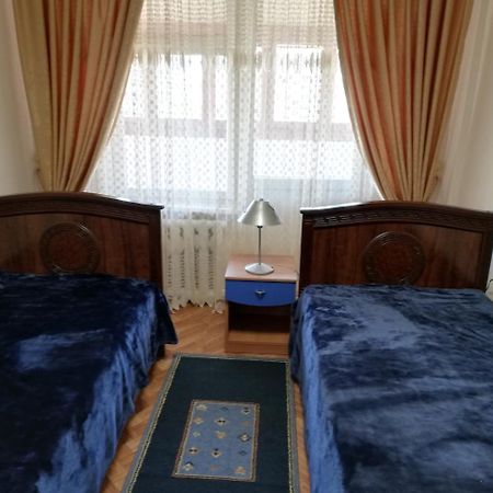 タシュケント3Br Chorsuアパートメント エクステリア 写真
