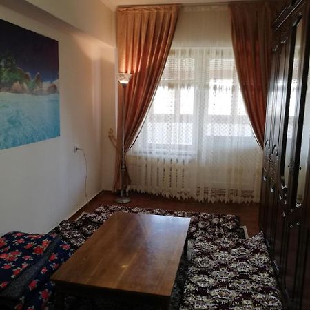 タシュケント3Br Chorsuアパートメント エクステリア 写真