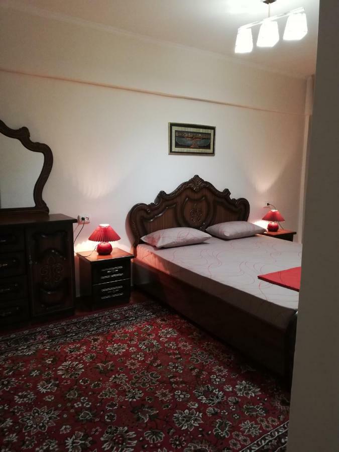 タシュケント3Br Chorsuアパートメント エクステリア 写真